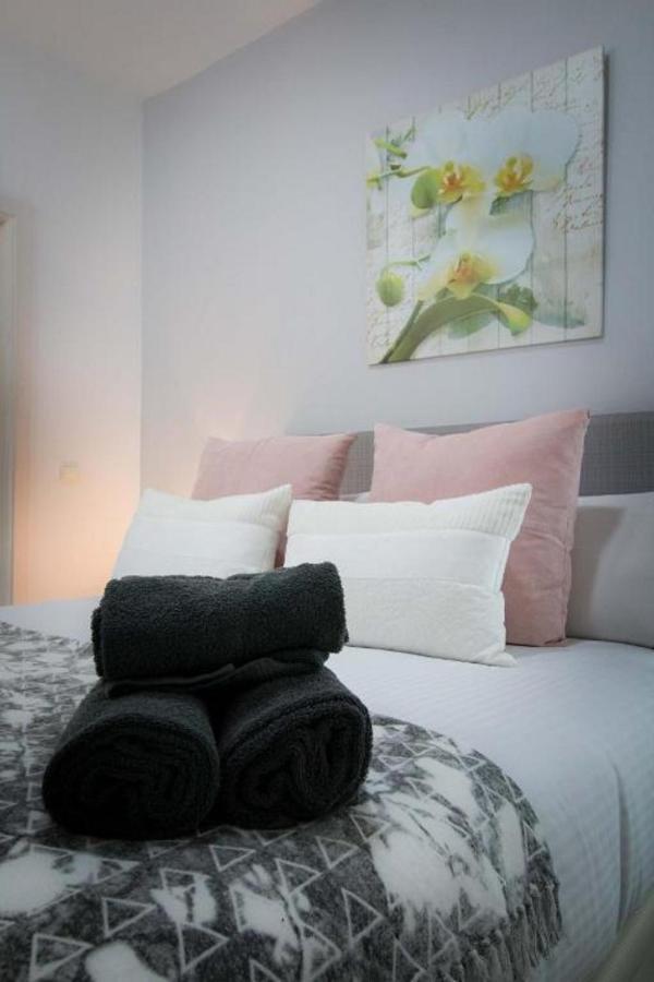 Holidays2Malaga Eduardo Ocon Ground Floor Renovated Apartment In The City Center Екстер'єр фото