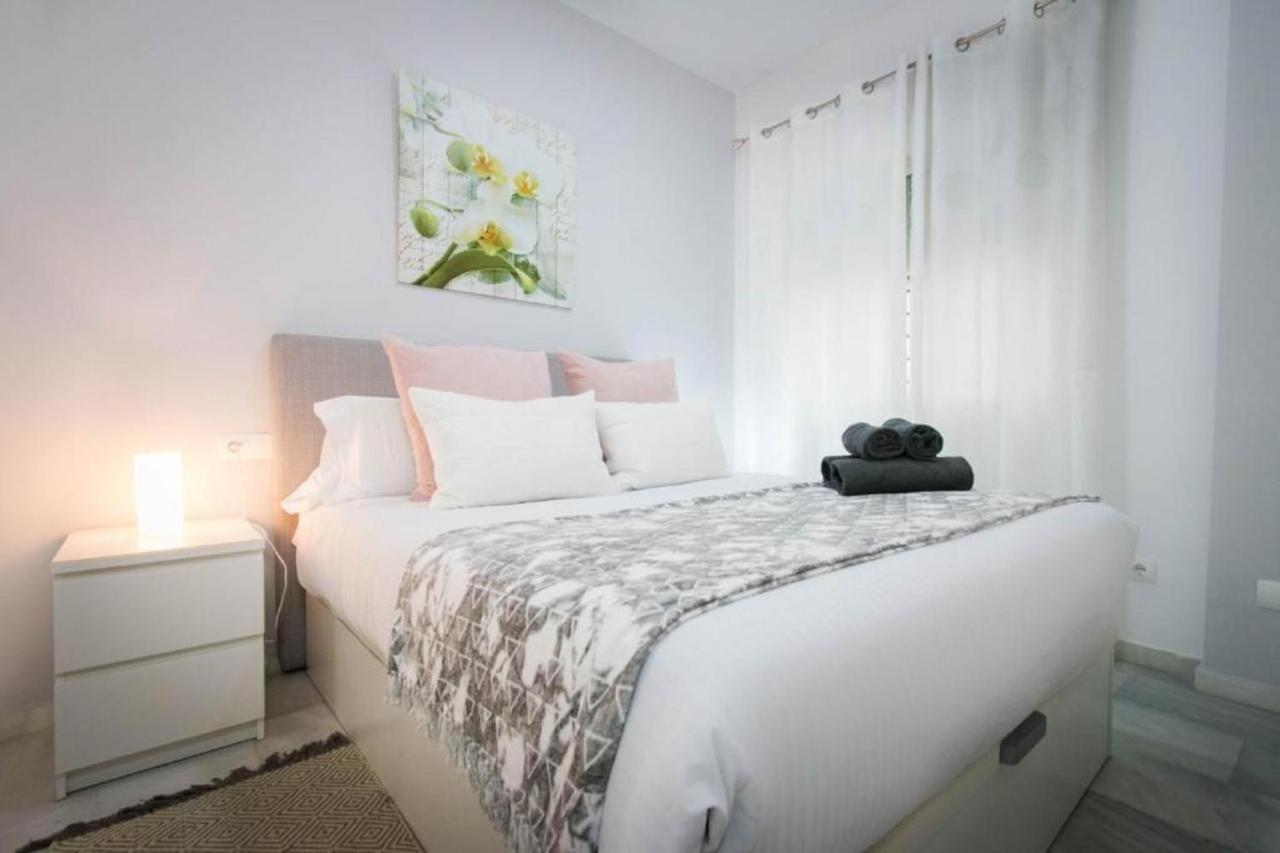 Holidays2Malaga Eduardo Ocon Ground Floor Renovated Apartment In The City Center Екстер'єр фото