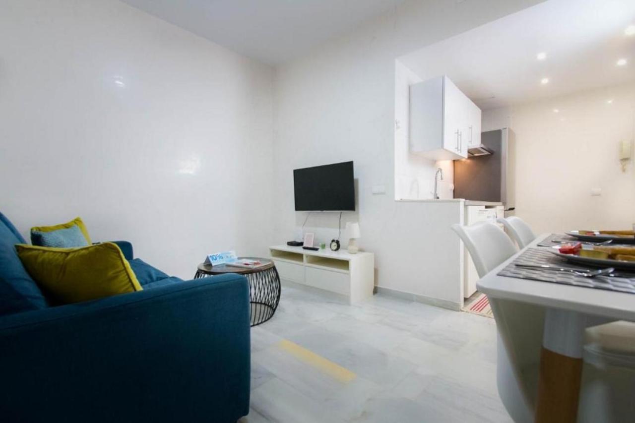 Holidays2Malaga Eduardo Ocon Ground Floor Renovated Apartment In The City Center Екстер'єр фото